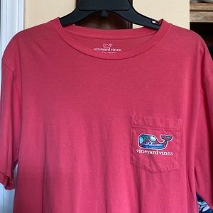 Vineyard vines pink t-shirt